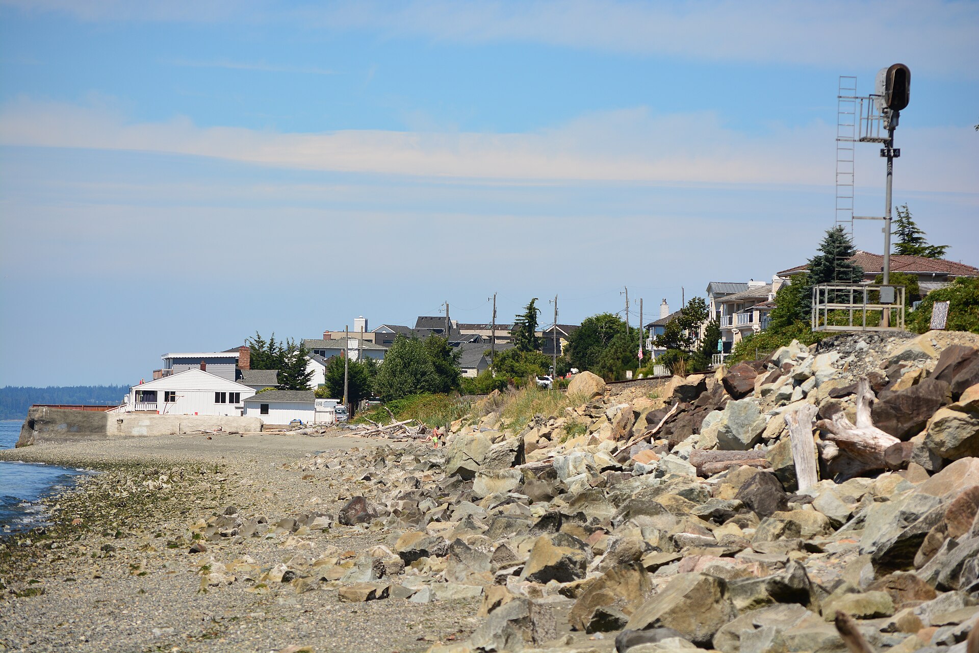The Richmond Beach shoreline in Shoreline, Washington, with houses above the beach